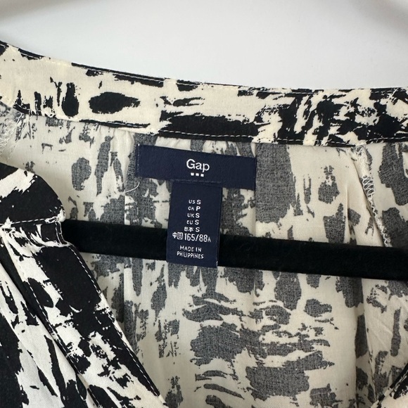 GAP Blouse - Picture 3 of 3